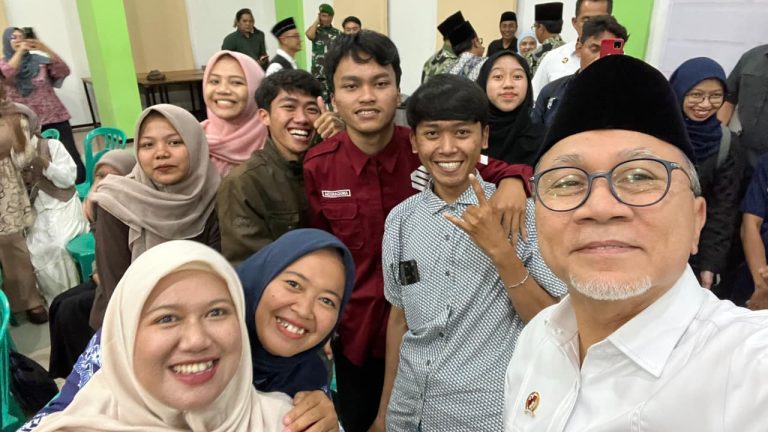 HMP Ekonomi Syariah UNIRA Malang Hadiri Kuliah Umum Menko Pangan Zulkifli Hasan